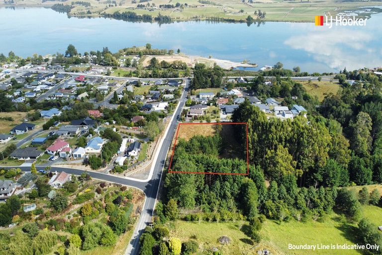 Photo of property in 10 Gull Street, Waihola, Milton, 9073