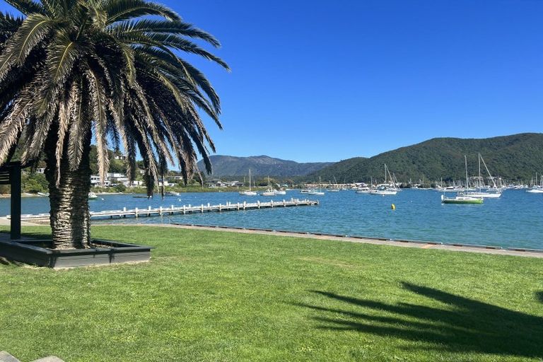 Photo of property in 16 Arthur Crescent, Waikawa, Picton, 7220