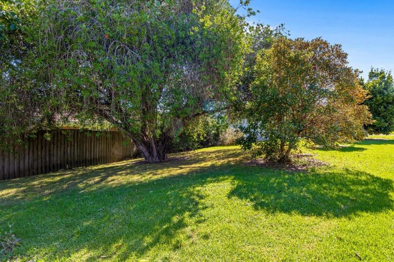 Photo of property in 2/62 Vera Road, Te Atatu South, Auckland, 0610