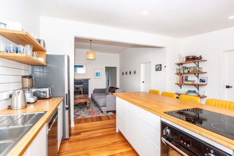 Photo of property in 8 Root Street, Gisborne, 4010