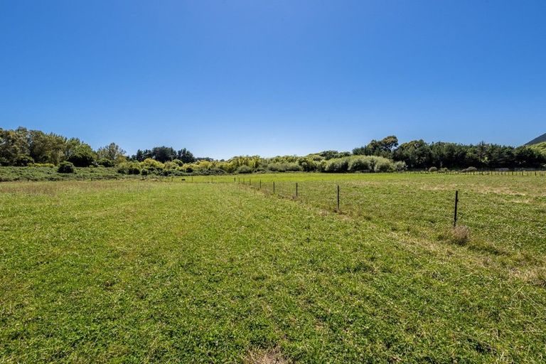 Photo of property in 24 Taylors Road, Otaki, 5583