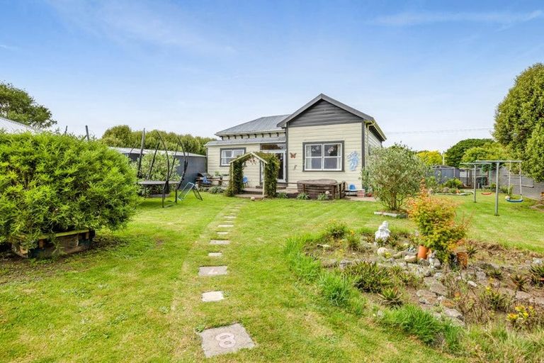 Photo of property in 77 Ngatai Street, Manaia, 4612