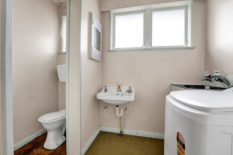 Photo of property in 39 Gloag Street, Waverley, 4510