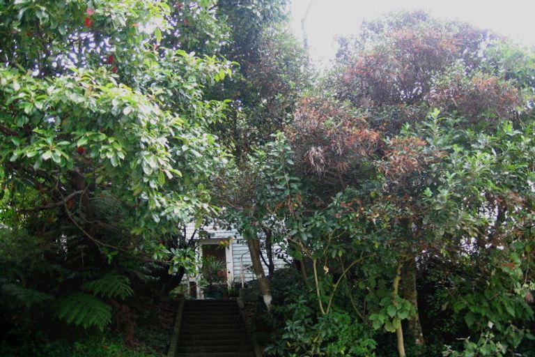 Photo of property in 75 Bird Grove, Stokes Valley, Lower Hutt, 5019