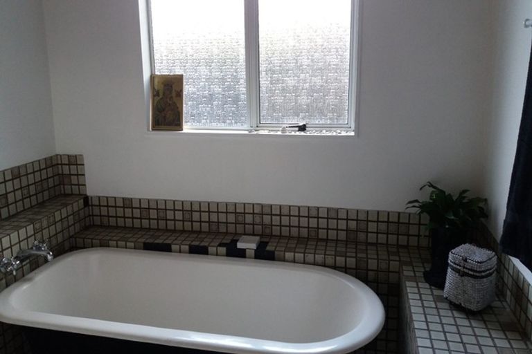 Photo of property in 47 Wairau Road, Oakura, 4314