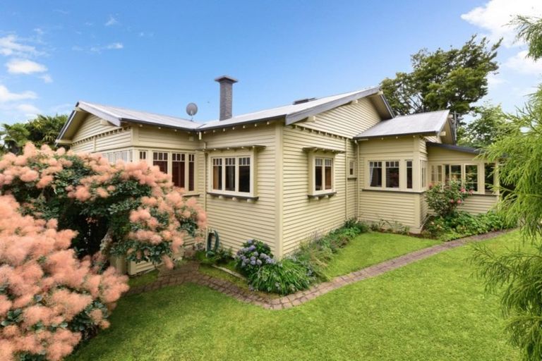 Photo of property in 1 Oakley Avenue, Claudelands, Hamilton, 3214