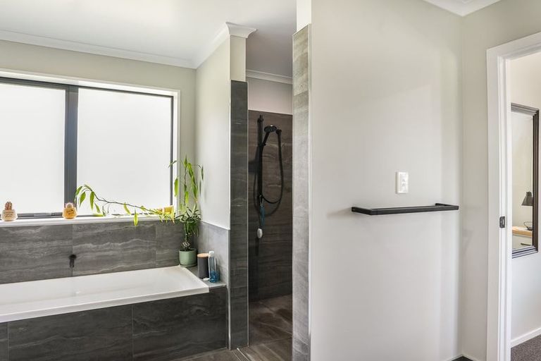 Photo of property in 19 Bragato Way, Te Kauwhata, 3710