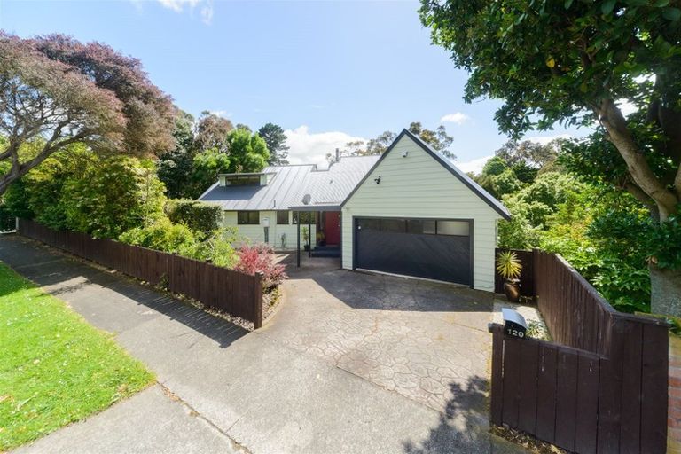 Photo of property in 120 Atawhai Road, Fitzherbert, Palmerston North, 4410