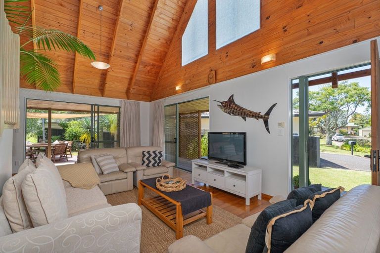 Photo of property in 12 Cathedral Court, Hahei, Whitianga, 3591