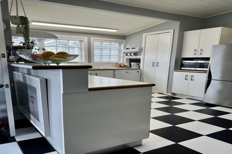 Photo of property in 98 Hatea Drive, Regent, Whangarei, 0112