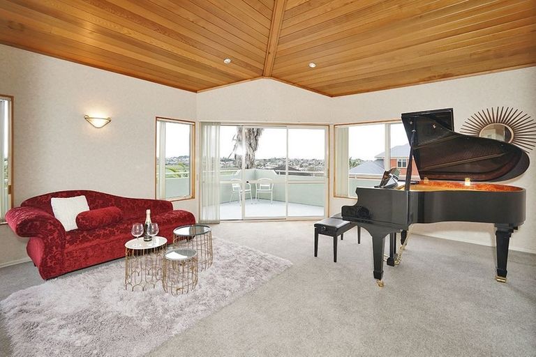 Photo of property in 52 Greenfield Drive, Western Heights, Hamilton, 3200