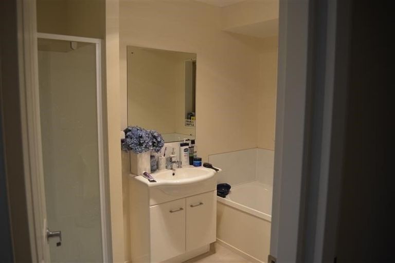 Photo of property in 16 Percy Kinsman Crescent, Riverstone Terraces, Upper Hutt, 5018