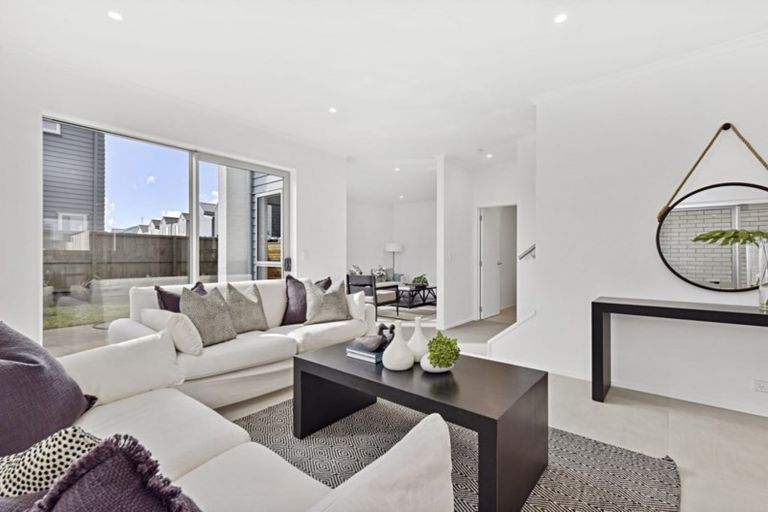 Photo of property in 9 Peihana Road, Hobsonville, Auckland, 0616