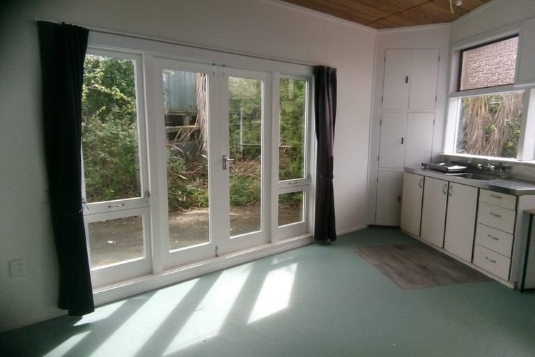 Photo of property in 31 Matama Road, Glen Eden, Auckland, 0602