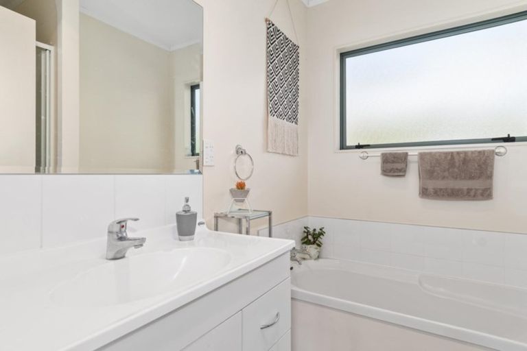 Photo of property in 13b Winiata Street, Brookfield, Tauranga, 3110