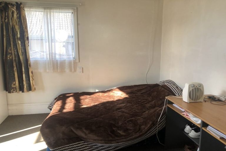 Photo of property in 15 Cutten Street, South Dunedin, Dunedin, 9012