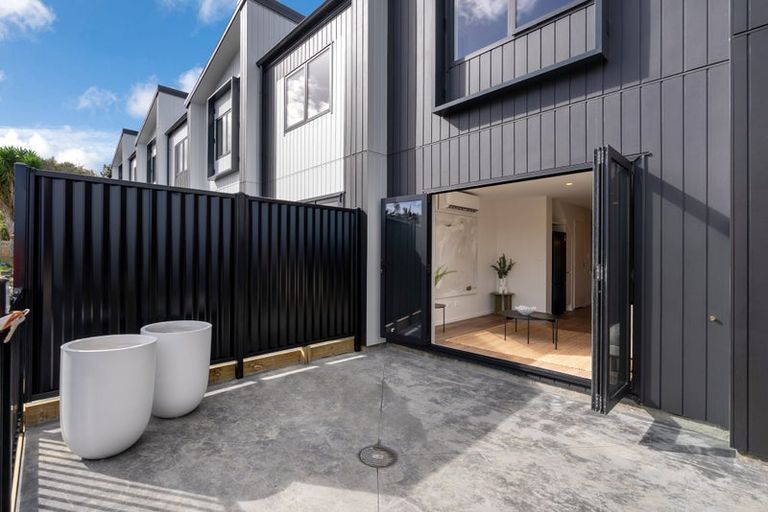 Photo of property in 1/6 Ngaroma House Drive, Hobsonville, Auckland, 0616