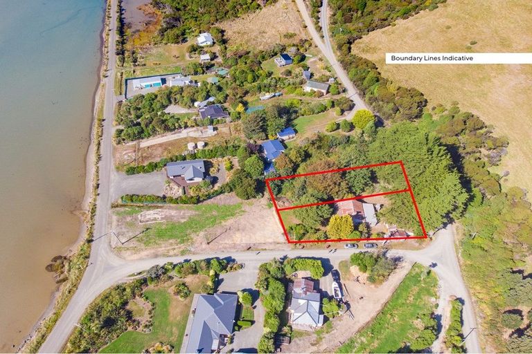 Photo of property in 9 Mena Street, Waikawa, Tokanui, 9884