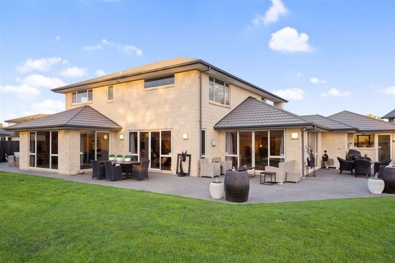 Photo of property in 12 Queenswood Gardens, Mairehau, Christchurch, 8052