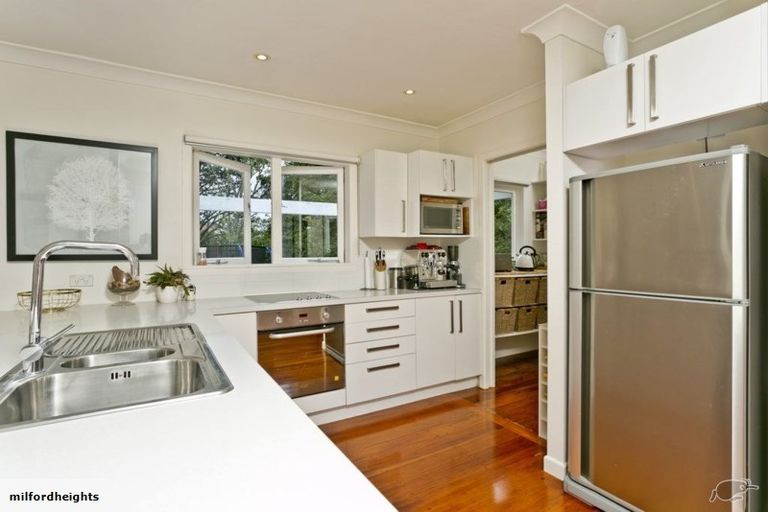 Photo of property in 19a Waterloo Road, Milford, Auckland, 0620
