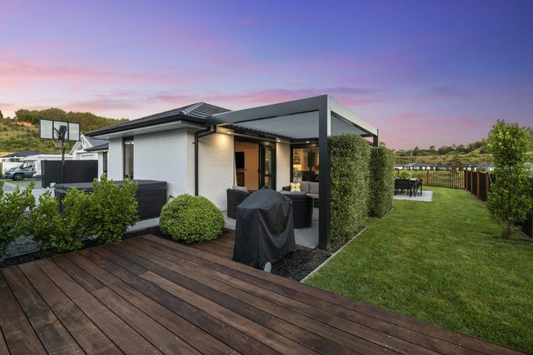 Photo of property in 84 Pakanga Grove, Pyes Pa, Tauranga, 3112