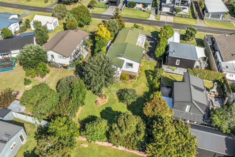 Photo of property in 124 Given Avenue, Whangamata, 3620