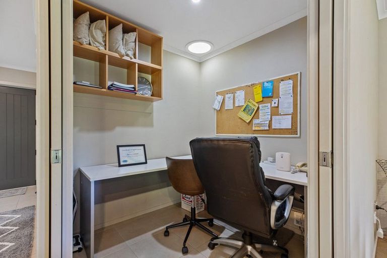 Photo of property in 45 Bridgewater Way, Pyes Pa, Tauranga, 3112