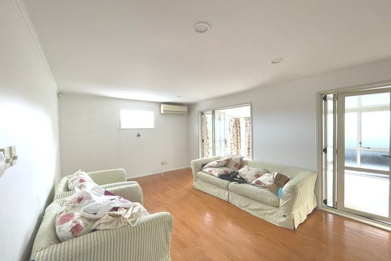 Photo of property in 58 Castleford Street, Green Bay, Auckland, 0604