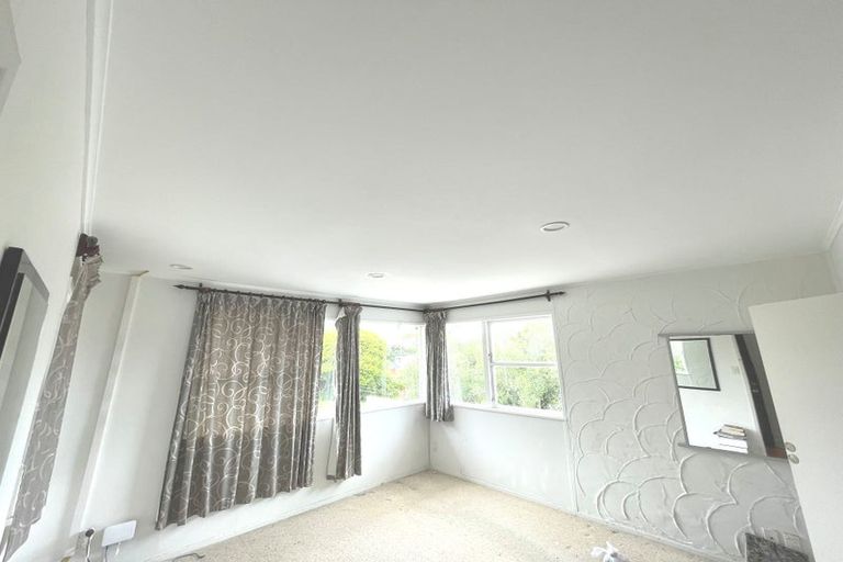 Photo of property in 58 Castleford Street, Green Bay, Auckland, 0604