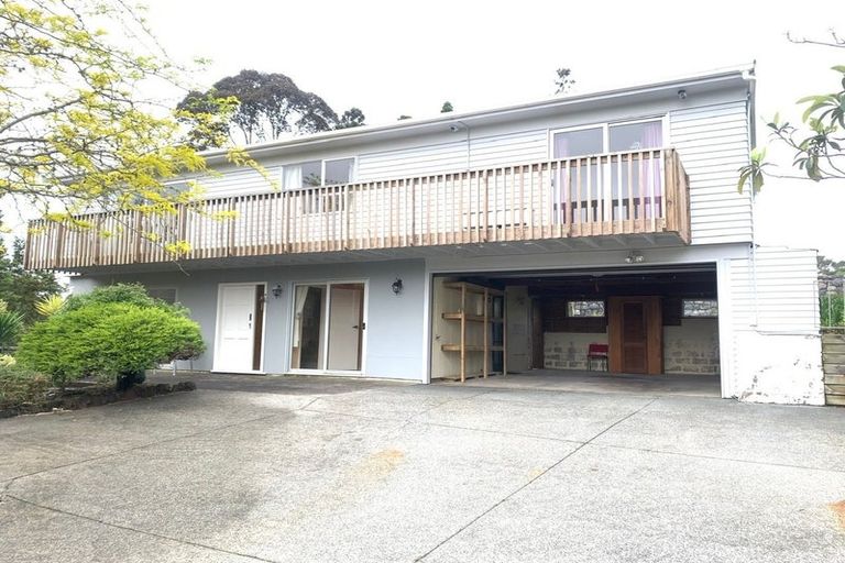 Photo of property in 25 Schnapper Rock Road, Greenhithe, Auckland, 0632