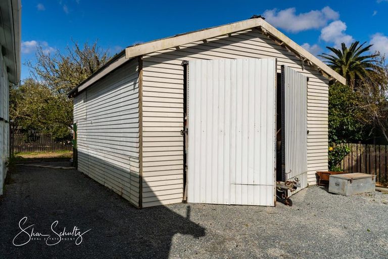 Photo of property in 12 Franklin Road, Paparoa, 0571