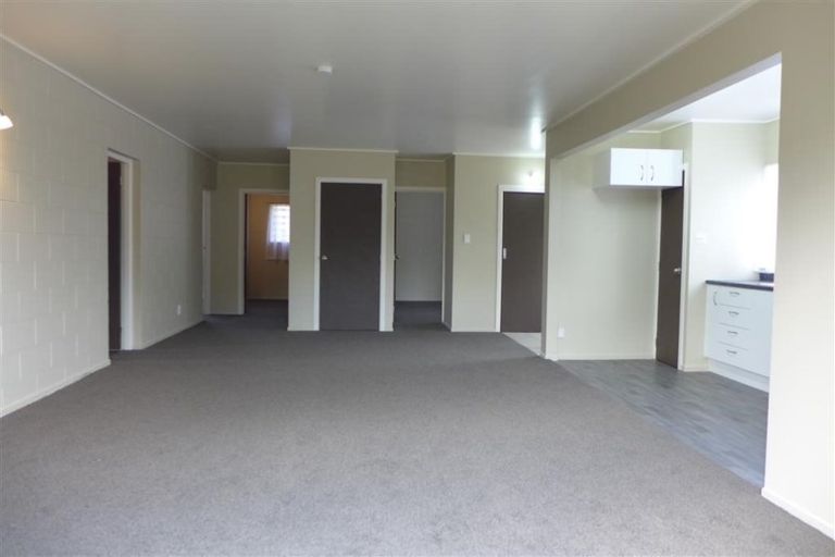 Photo of property in 2/41 Koromiko Street, New Lynn, Auckland, 0600
