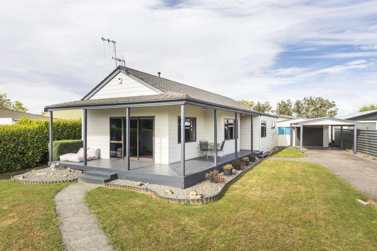 Photo of property in 6 Willowstream Grove, Cloverlea, Palmerston North, 4412
