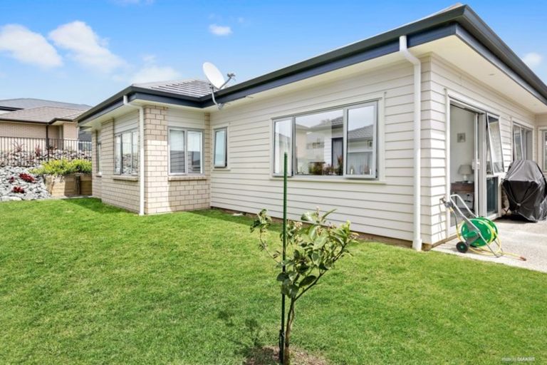 Photo of property in 93 Pinecrest Drive, Gulf Harbour, Whangaparaoa, 0930