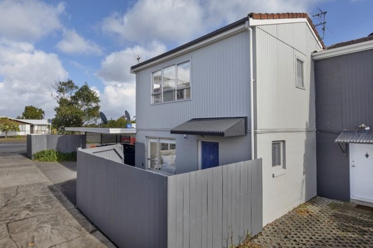 Photo of property in 4/47 Point Chevalier Road, Point Chevalier, Auckland, 1022