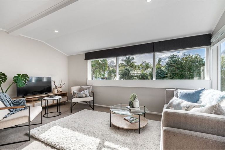 Photo of property in 1/7 Arahia Street, Northcote, Auckland, 0627