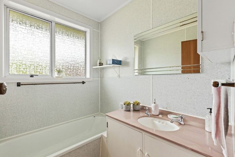 Photo of property in 13 Pukekohatu Street, Waitara, 4320