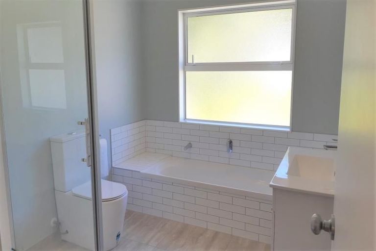 Photo of property in 3 Danden Way, Pukekohe, 2120