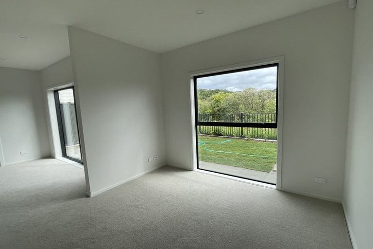 Photo of property in 42 Koreke Close, Kenepuru, Porirua, 5022