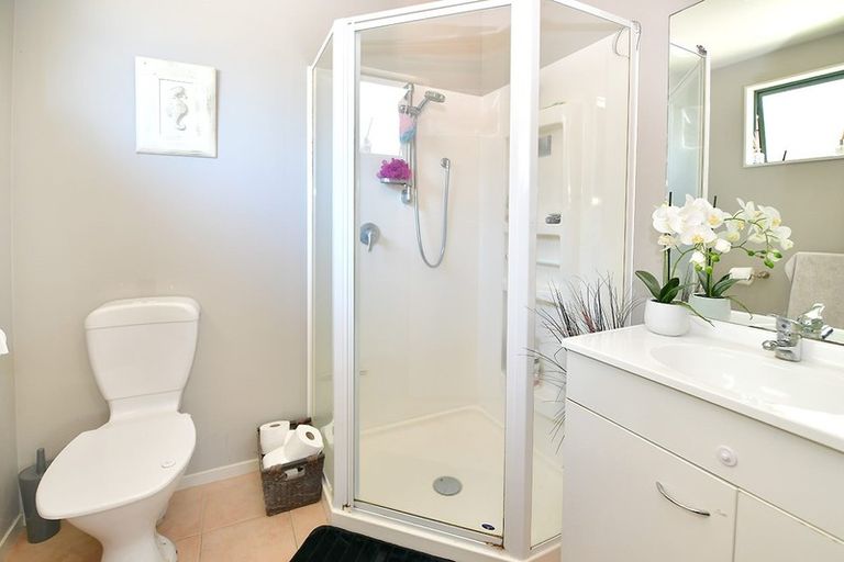 Photo of property in 19 Nelson Street, Helensville, 0800