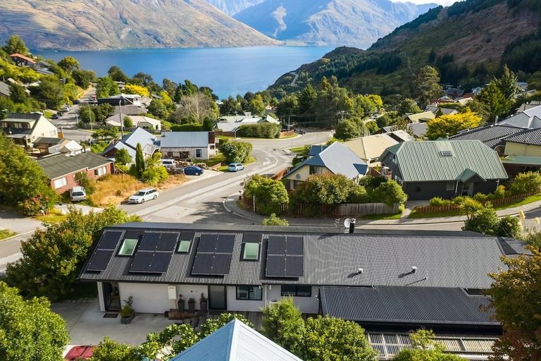 Photo of property in 27 Watts Road, Fernhill, Queenstown, 9300