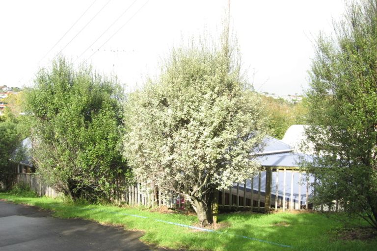 Photo of property in 22 Colmar Road, Mellons Bay, Auckland, 2014