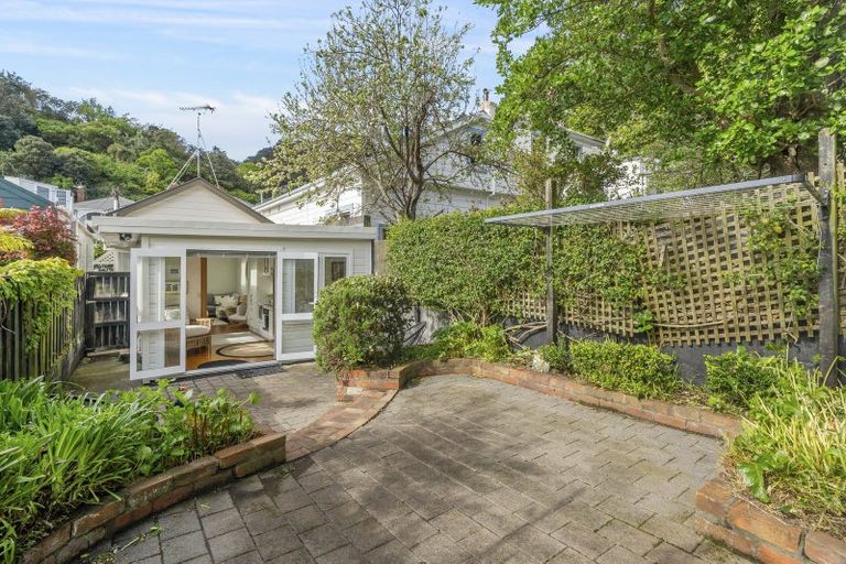 Photo of property in 132 Elizabeth Street, Mount Victoria, Wellington, 6011