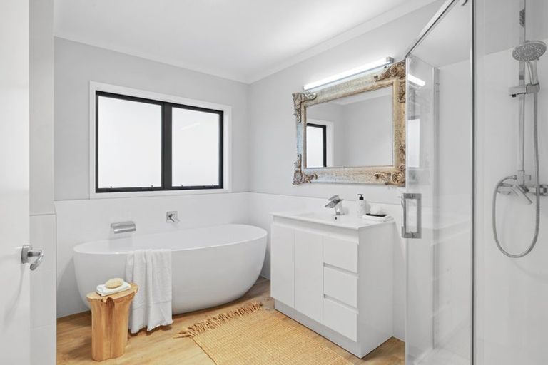 Photo of property in 3c Honeyfield Drive, Whalers Gate, New Plymouth, 4310