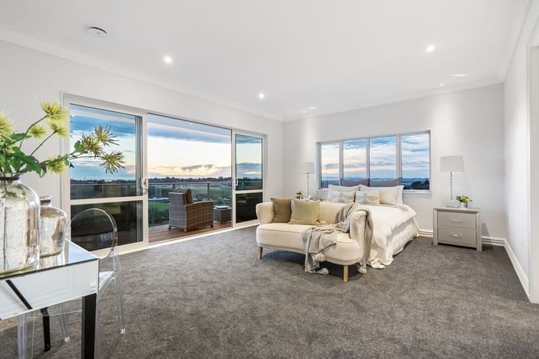 Photo of property in 26 Michael Bosher Way, Flat Bush, Auckland, 2019