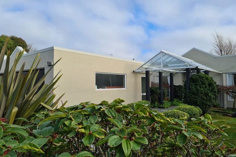 Photo of property in 5 Priorsford Court, Avonhead, Christchurch, 8042