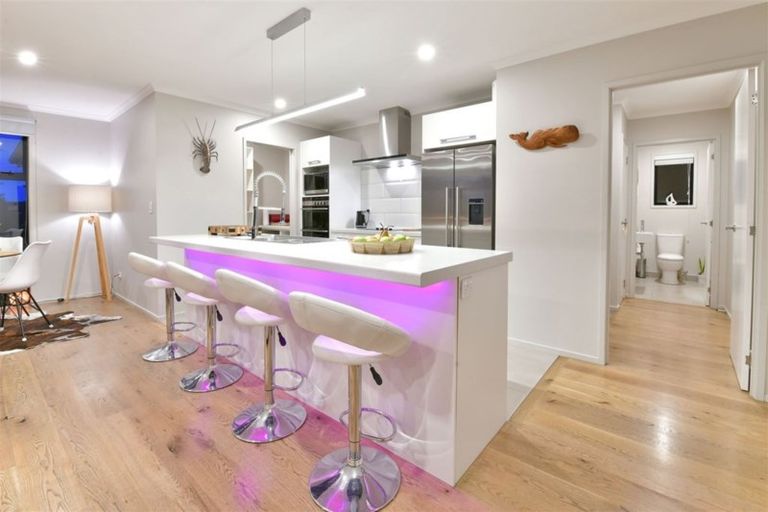 Photo of property in 32 Woodridge Drive, Stanmore Bay, Whangaparaoa, 0932