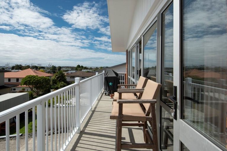Photo of property in 67 Freyberg Street, Otumoetai, Tauranga, 3110