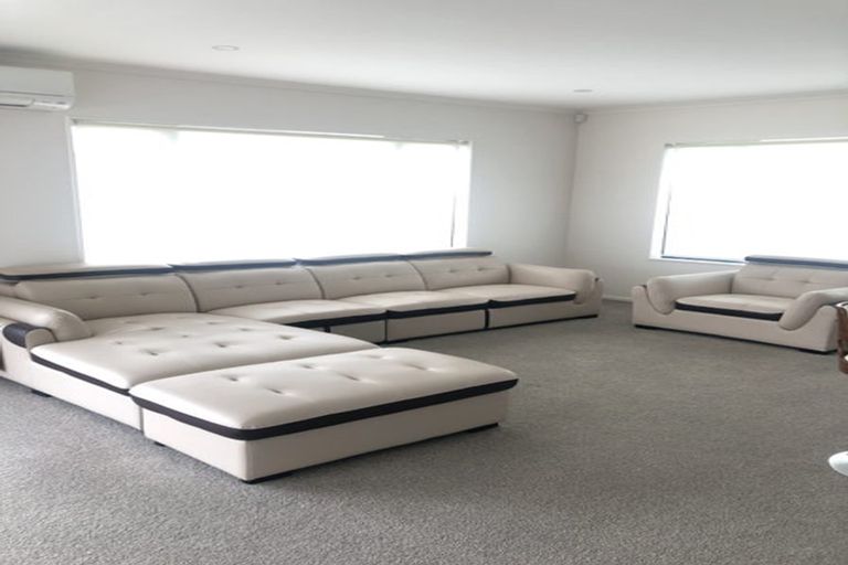 Photo of property in 10 Carthey Road, Wainui, 0932