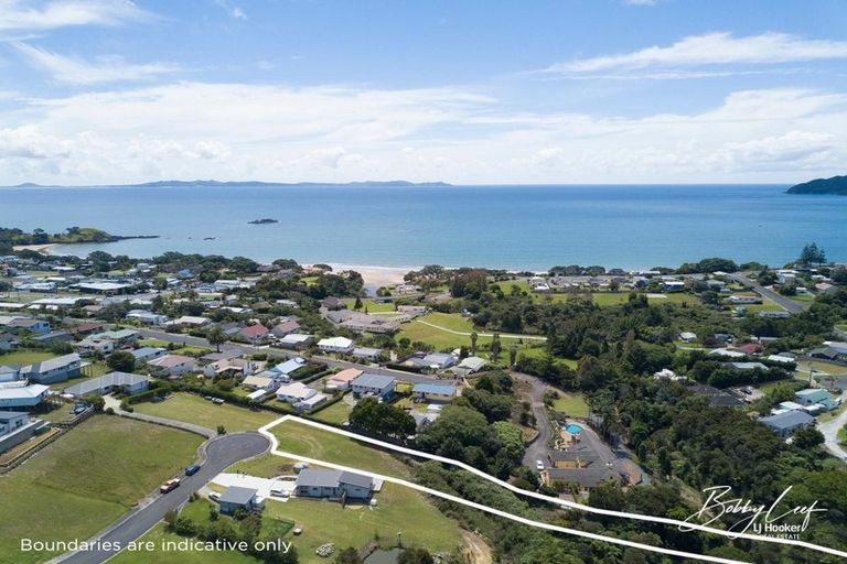 Photo of property in 1 Lori Lane, Coopers Beach, 0420